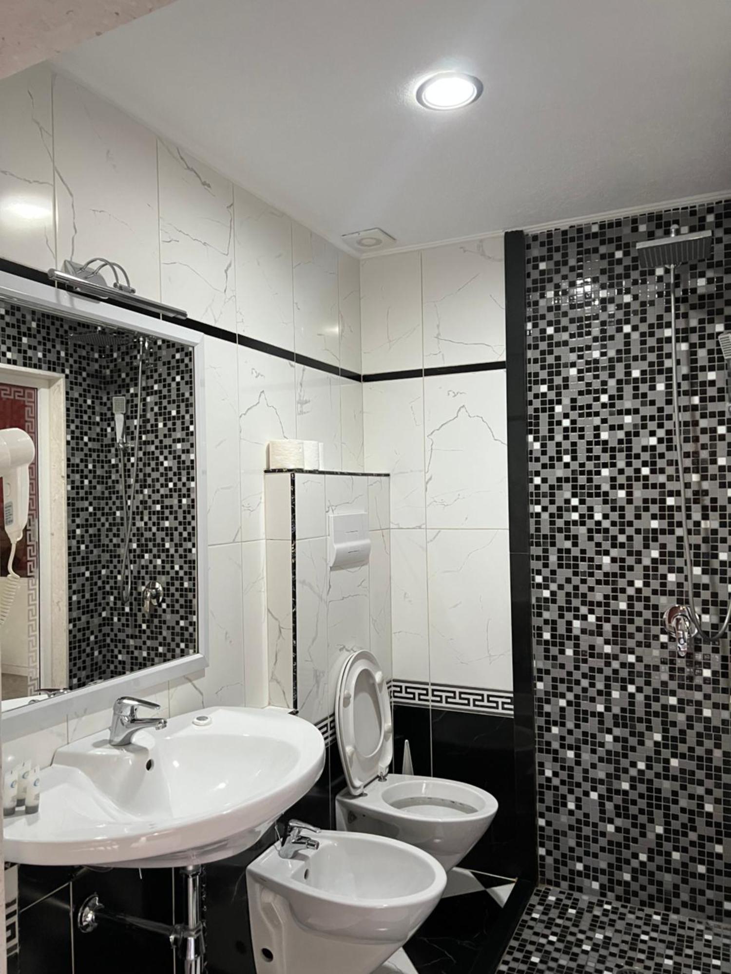 Hotel Kastria 地拉那 外观 照片