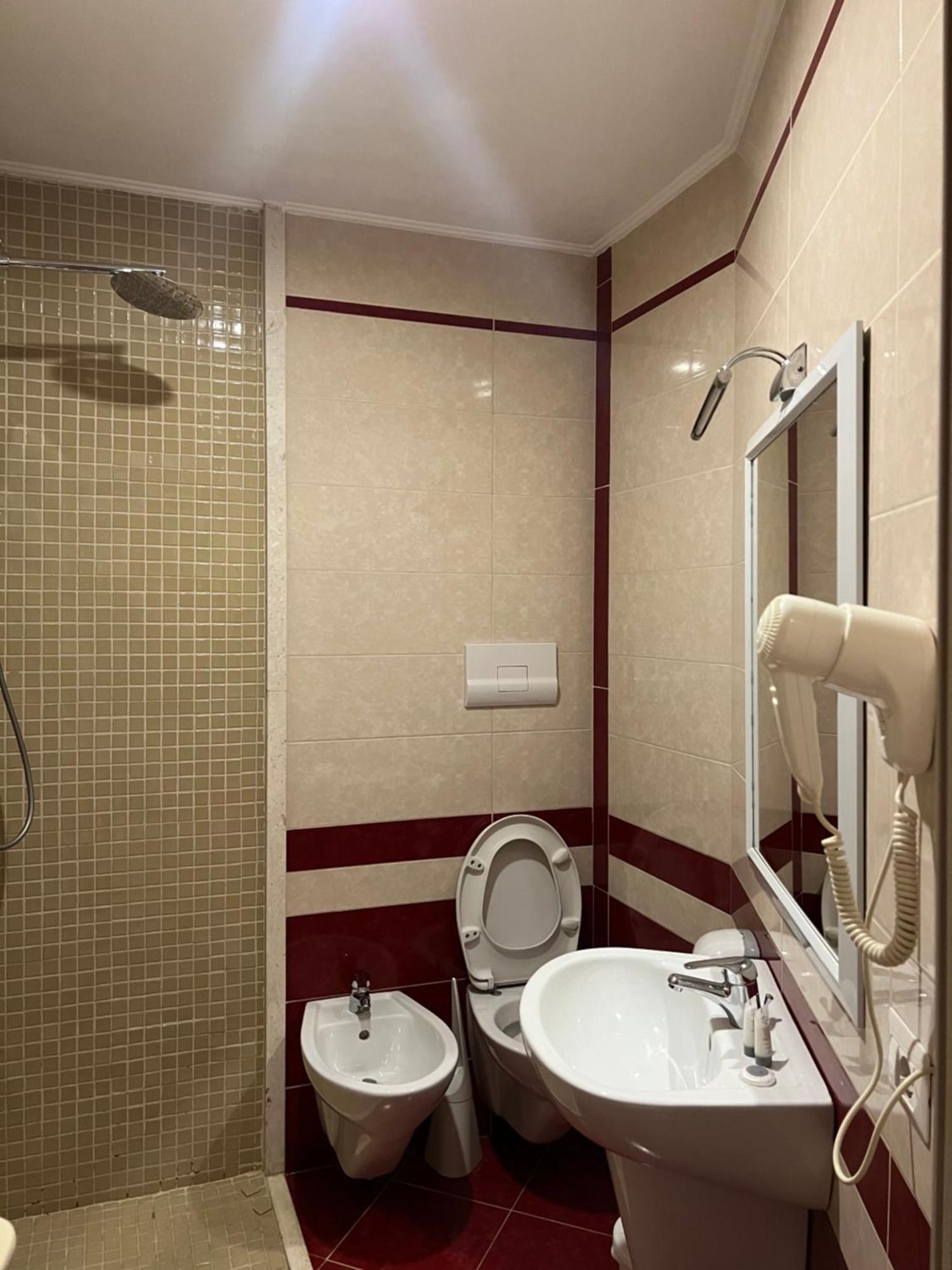 Hotel Kastria 地拉那 外观 照片
