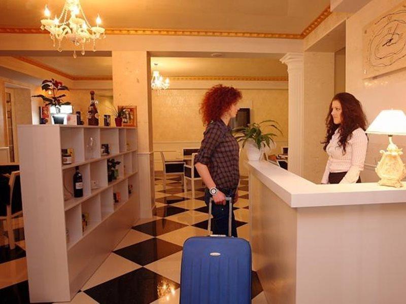 Hotel Kastria 地拉那 外观 照片