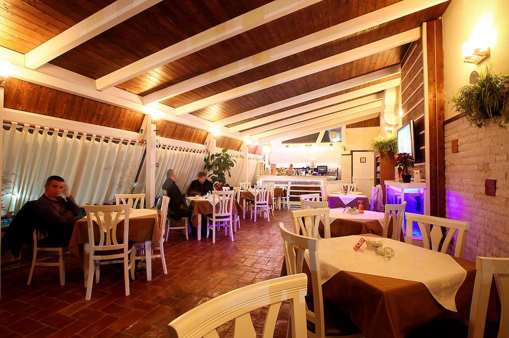Hotel Kastria 地拉那 外观 照片